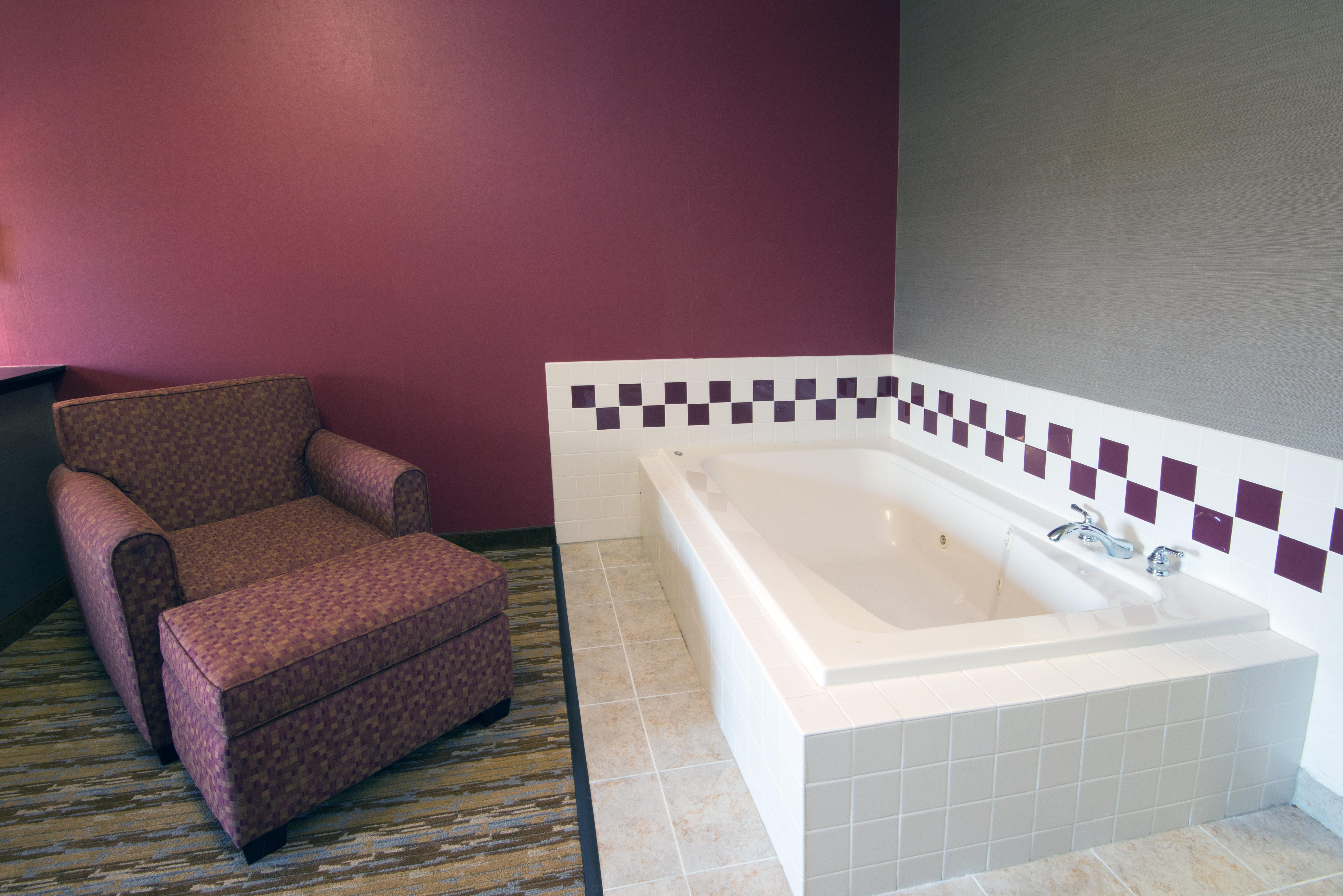 Holiday Inn Express Hotel & Suites Wauseon By Ihg Exterior photo