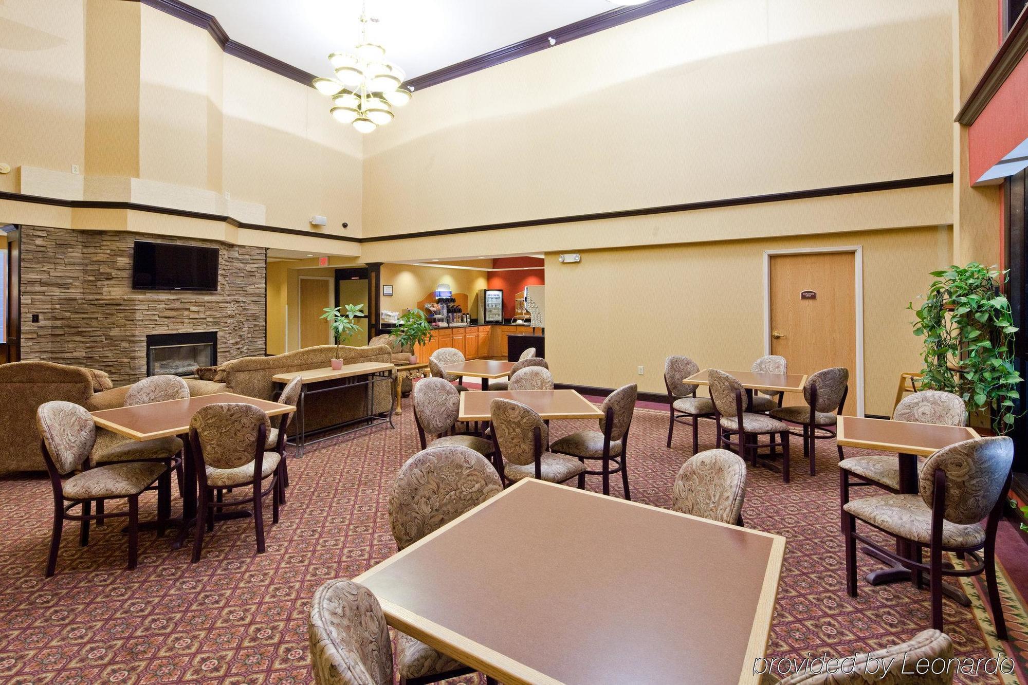 Holiday Inn Express Hotel & Suites Wauseon By Ihg Exterior photo